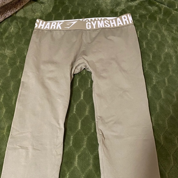 Selling two pairs of gymshark leggings! - Picture 3 of 4
